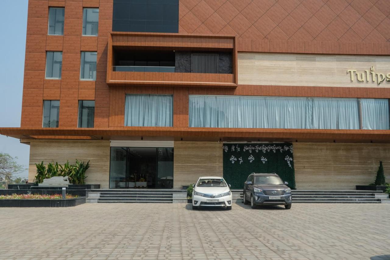 Hotel Tulips Grand Hyderabad Exterior foto